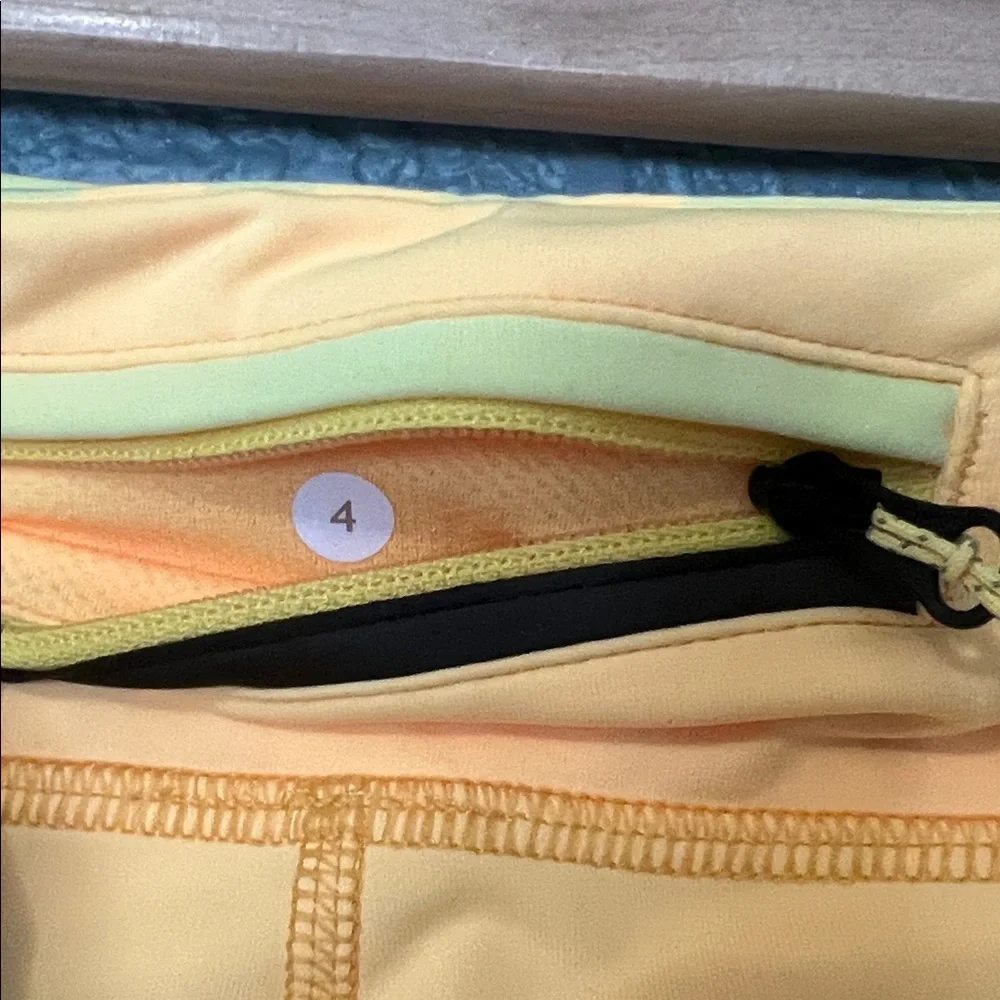 Lululemon Run‎ Inspire Crop II Yellow Mesh Vent Athletic Leggings Size 4
